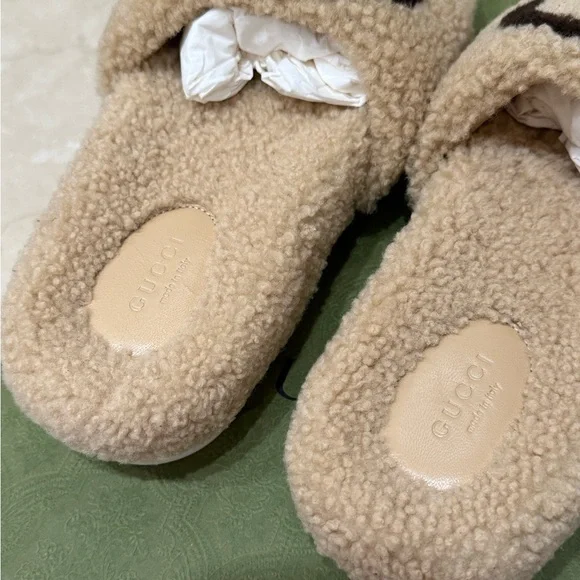 Gucci GG logo Merino Fur Slides Size 37 - Picture 6 of 7